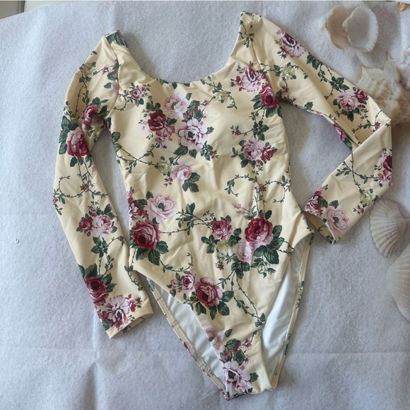 NWT Antonio Melani x The Style Bungalow Miraflores Floral Print 1 piece Swimsuit - Picture 10 of 12